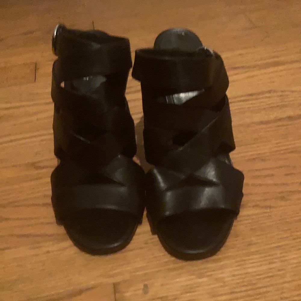 Michael korrs open toed bock strappy heels